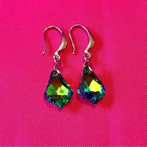 Green Faceted Faux Gemstone Drop Earrings - Picture 2 of 2